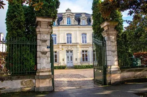 ÉTUDE LAROCHE GIRAULT ET ASSOCIÉS