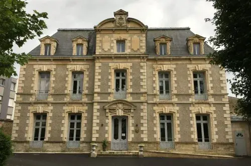 SARL Isabelle DECRONLAFAYE Anne JONOUX et Stéphanie AMBLARDHIBON